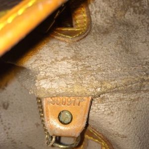 Louis Vuitton Bags - Authentic LV petite bucket tote. Louis Vuitton Bags - Authentic LV petite bucket tote.