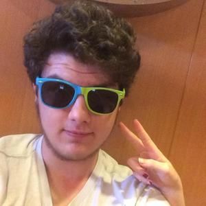 Meet your Posher, Derek