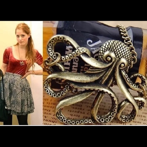SOLD Stunning vintage gold Pet Octopus necklace
