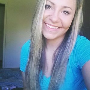 Meet your Posher, Casey