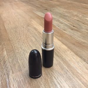 Mac Kinda Sexy lipstick