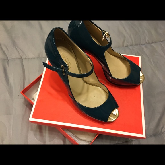 SOLD - Picture 3 of 4