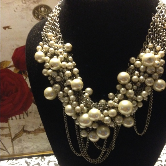 Jewelry - Multi chain and multi size necklace