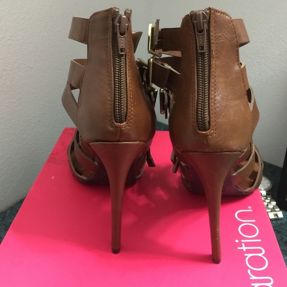 Heels - Picture 4 of 4