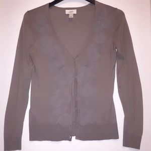 Ann Taylor LOFT button down sweater Sz: XS