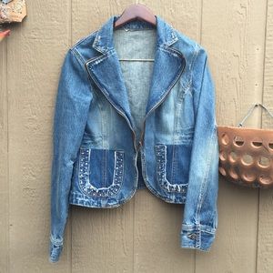🌺Unique jeans jacket💅🍷