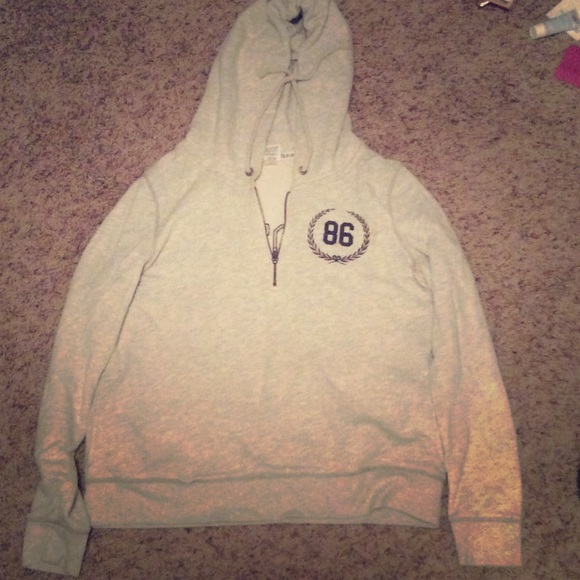 VS Victoria Secret Pink grey hooded 1/4 zip