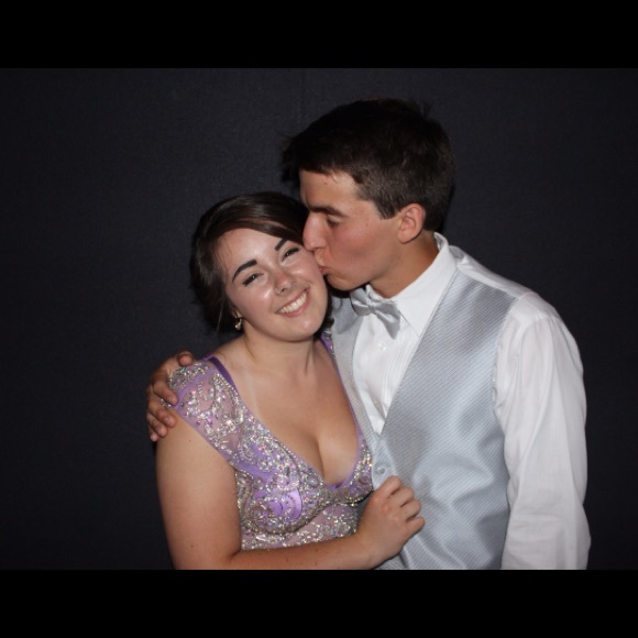 meet your posher ๐ฆ - Picture 2 of 4