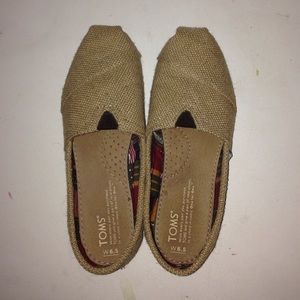 TOMS Size 6.5