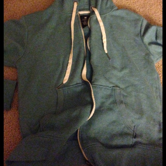 Light blue whomens sweater