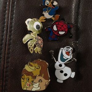 Disney pin bundle for @le_michelle