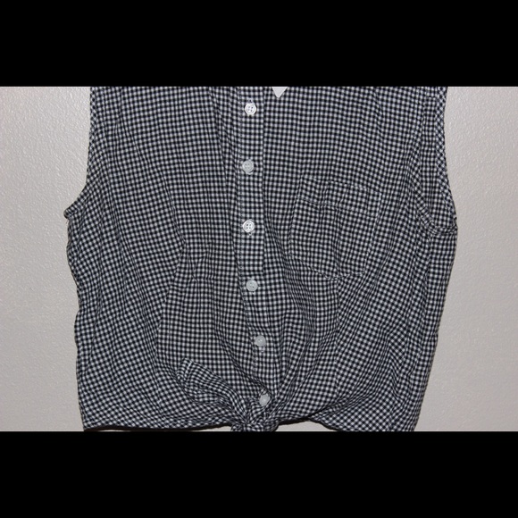 Forever 21 collared button down - Picture 2 of 3