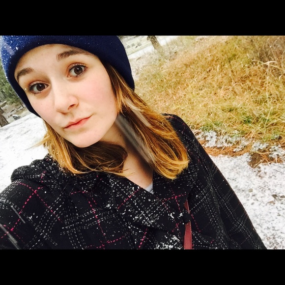 Meet your Posher, Hayley - Picture 1 of 1