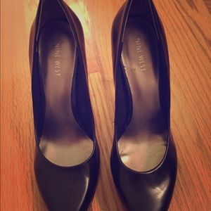 The perfect black pumps!