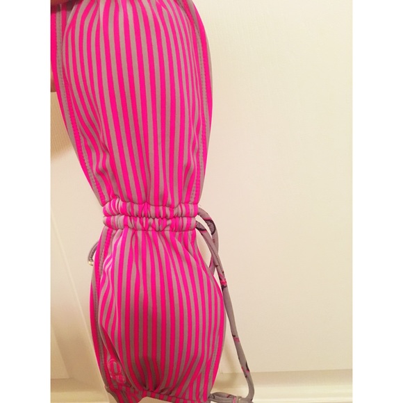 tunnel front bandeau bikini