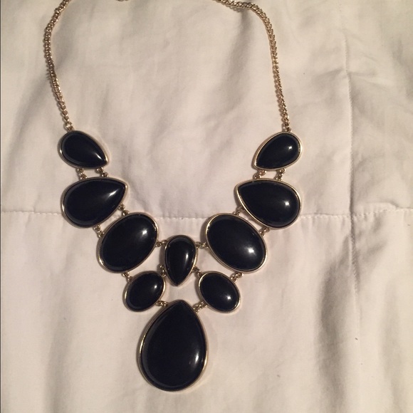 BLACK & GOLD NECKLACE