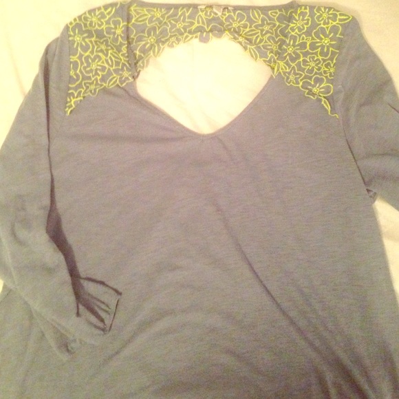Grey/blue shirt with cool cutout!