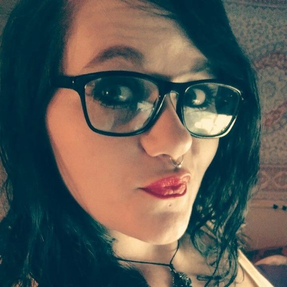 Meet your Posher, Danielle - Picture 1 of 1