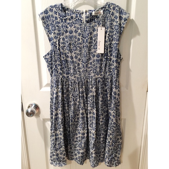 • i've haute the blue dress •