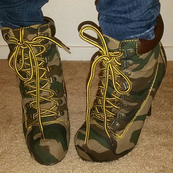 Stelito army ankle boots