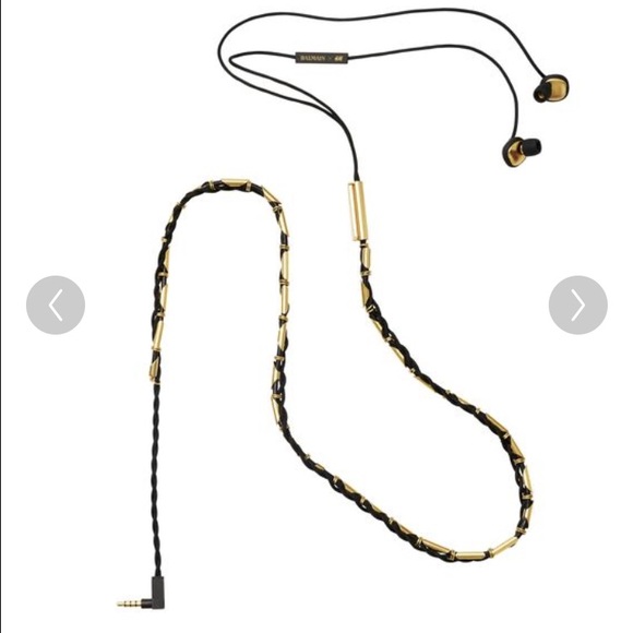 HM BALMAIN earphones