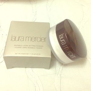 Laura mercies invisible loose setting powder