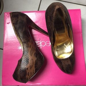 Brown Snake Print Heals