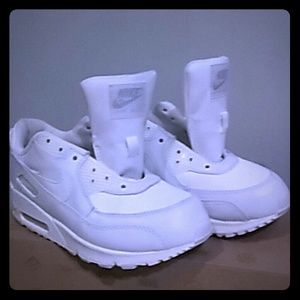 Porchialean's Closet closed until 10/17!