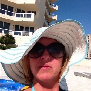 Meet your Posher, Trenny