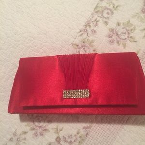 Red clutch