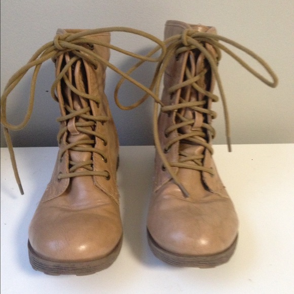 Cute brown short boots!