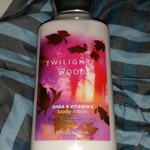 Twilight woods body lotion