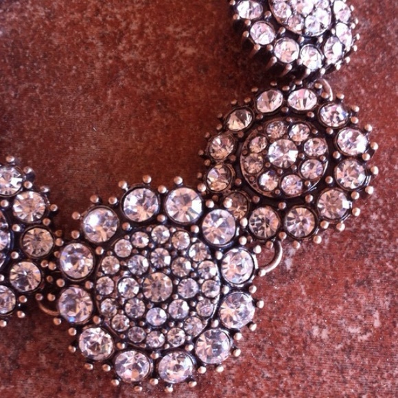 NWT Antique Gold Clear Crystal Floret Bracelet - Picture 3 of 3