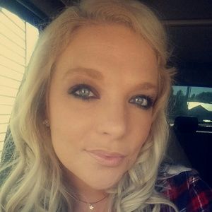 Meet your Posher, Linzie