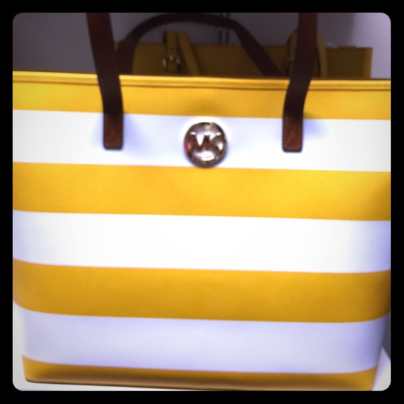 MK jet set travel stripe sun/wht tote SOLD