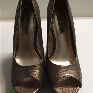 Steve Madden bronze wedges