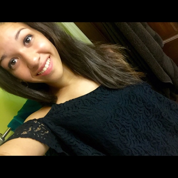 Meet your Posher, Adrianne