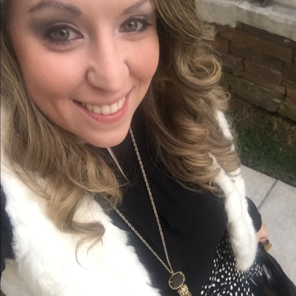 Meet your Posher, Lacey