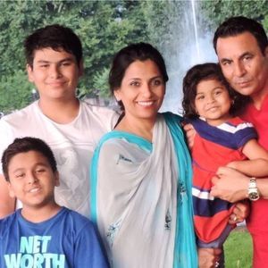 Meet your Posher, Vaqar