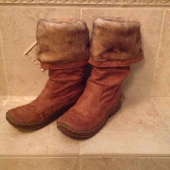 Brown Suede Boots W/Fauve Fur Overlap