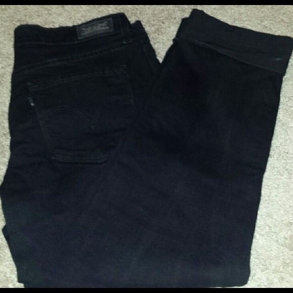 Black Levi mid rise skinny jeans