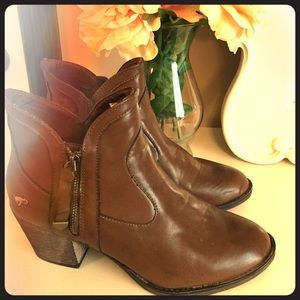 RocketDog Brown Leather Booties size 11M