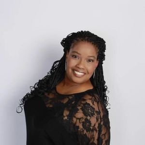 Meet your Posher, Donielle