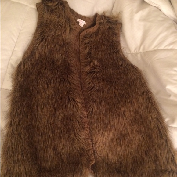 Brown / tan faux fur vest