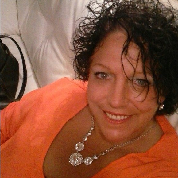 Meet your Posher, Lynn - Picture 1 of 1