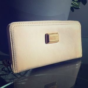 ⚡️FLASH SALE⚡️Marc Jacobs Classic Q Large Wallet
