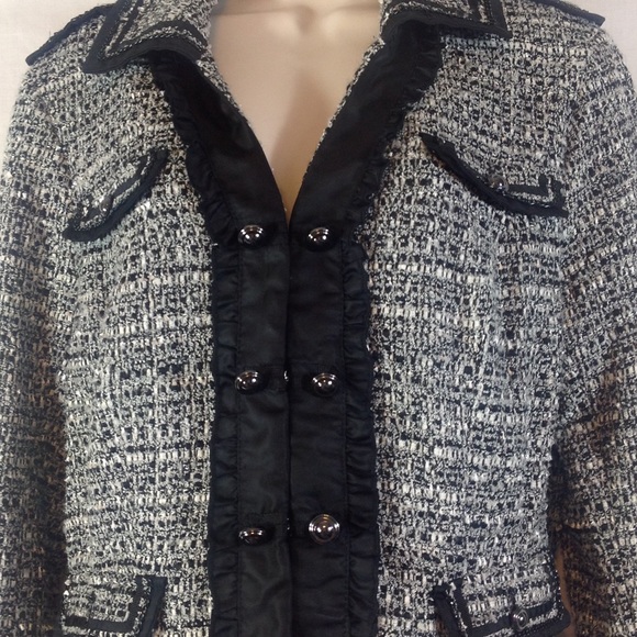 White House Black Market sz 14 black/white blazer