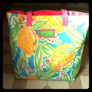 Nwot Lilly Pulitzer lg. Tote