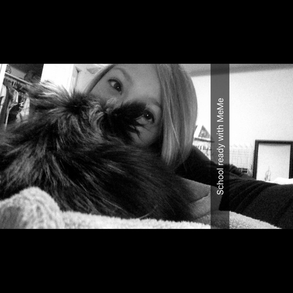 Meet your Posher, Takia - Picture 1 of 1