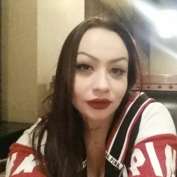 Meet your Posher, Lorena - Picture 1 of 1
